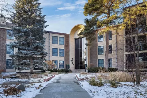 8549 Irwin Rd #328, Bloomington, MN 55437