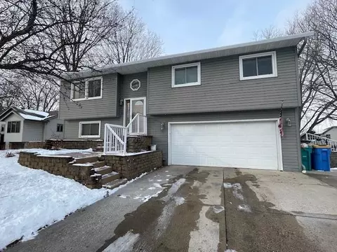 850 22nd St NE, Owatonna, MN 55060
