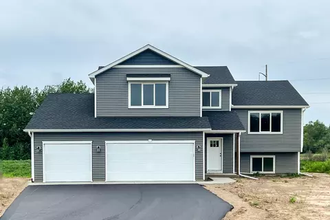 4676 9th St NE, Saint Cloud, MN 56304