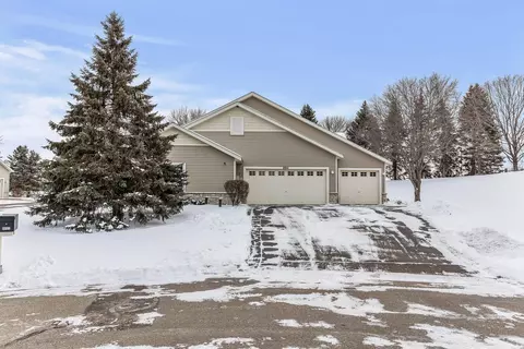 8801 Stonebrooke Ct, Woodbury, MN 55125