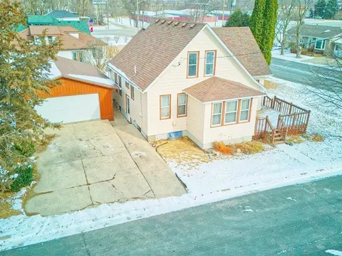401 Howard St NW, Silver Lake, MN 55381