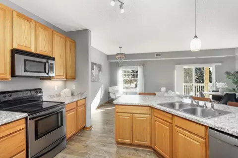 4824 E 53rd St #215, Minneapolis, MN 55417