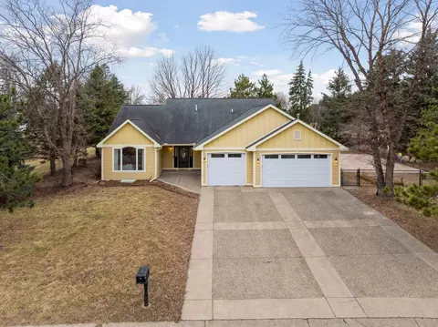 2456 Oak Glen Trl, Stillwater, MN 55082