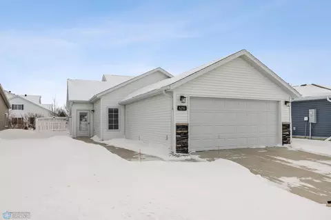 6256 18th St S, Fargo, ND 58104