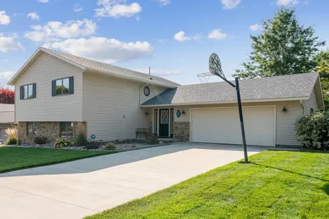 616 Meadow Run Dr SW, Rochester, MN 55902