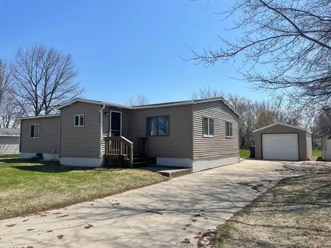 1920 Spruce Ave, Worthington, MN 56187