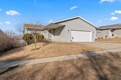 3113 Harbor Dr SE, Rochester, MN 55904