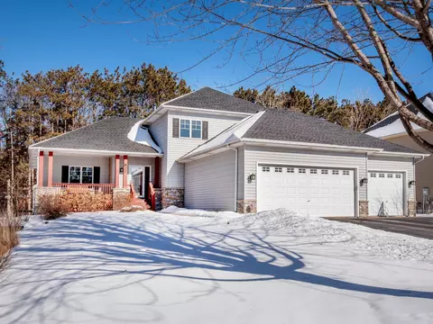 812 Henslow Ave N, Oakdale, MN 55128