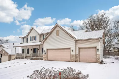 1550 Viewcrest Ln, Burnsville, MN 55306