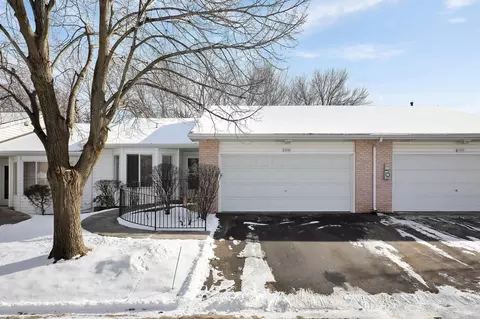 14036 Essex Ct, Apple Valley, MN 55124