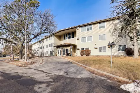 10311 Cedar Lake Rd #302, Minnetonka, MN 55305