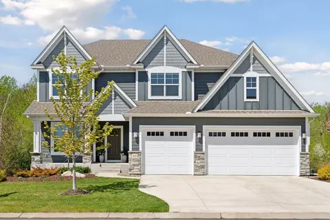 46 Rapp Farm Blvd, North Oaks, MN 55127