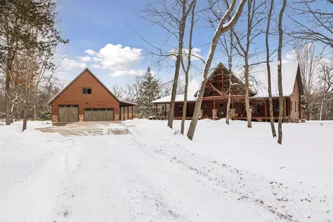 34295 Lanesboro Ct, North Branch, MN 55056