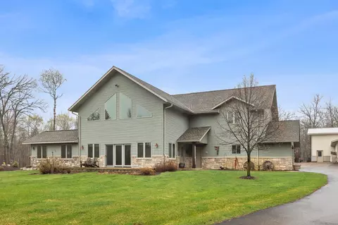 904 Porcupine Trl, Aitkin, MN 56431