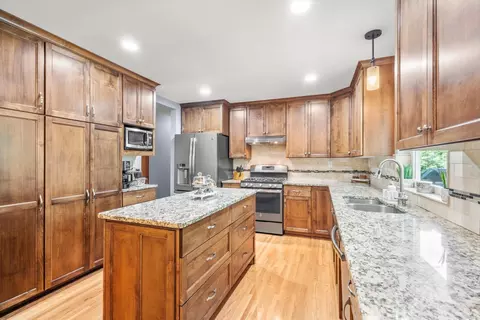 8224 Morris Rd, Bloomington, MN 55437