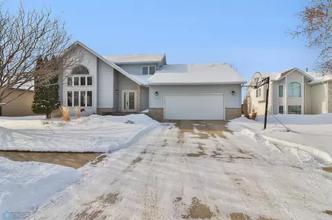 2721 32nd St S, Fargo, ND 58103