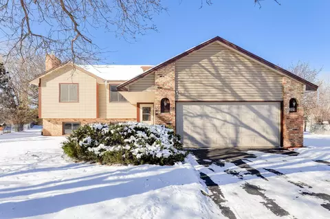 5869 Ridge Creek Rd, Shoreview, MN 55126