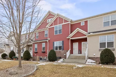 7786 Madelyn Creek Dr, Victoria, MN 55386
