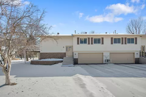11106 Xavier Ct, Bloomington, MN 55437