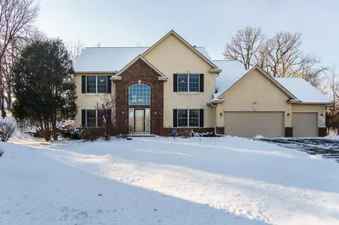 901 Knollwood Ct, Eagan, MN 55123