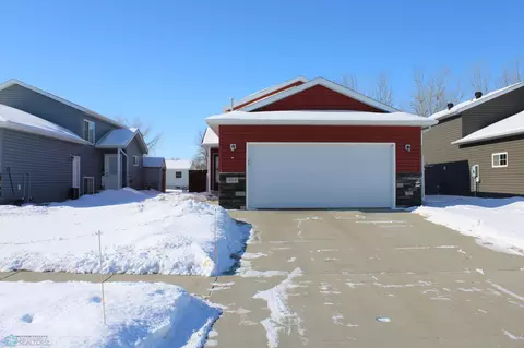 409 5th St E, Horace, ND 58047 photo 2