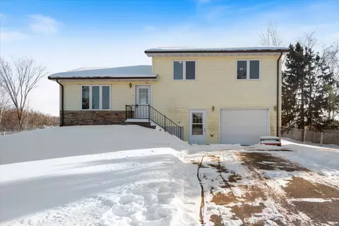 500 1st St SW, Hinckley, MN 55037
