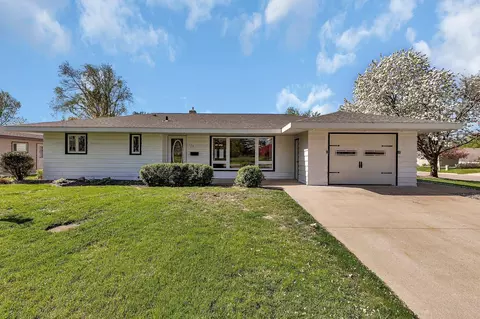106 N High Dr NE, Hutchinson, MN 55350
