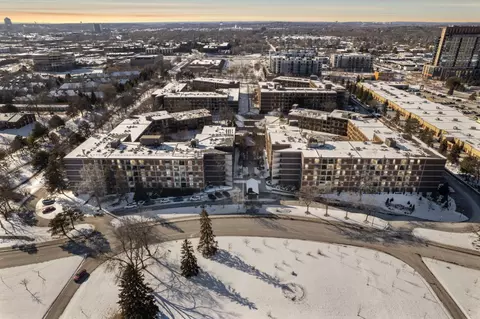 7200 York Ave S #411, Edina, MN 55435