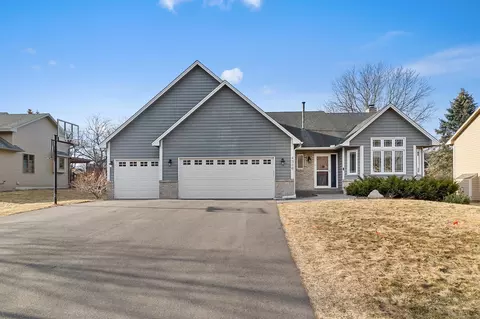 4366 Braddock Trl, Eagan, MN 55123
