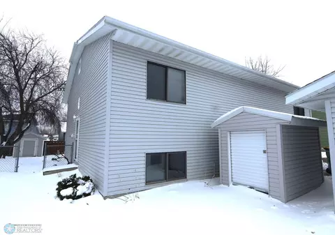 613 19th St E, West Fargo, ND 58078