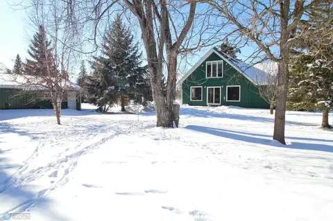 808 Main Ave NE, Warroad, MN 56763