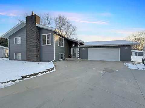 115 Orchard Cir, Montevideo, MN 56265
