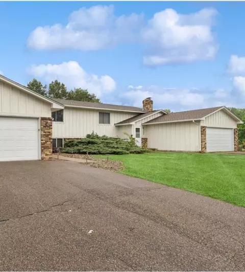 2524 Birchview Ln, Minnetonka, MN 55305