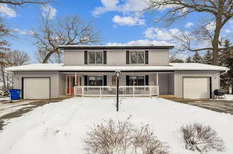 1807 Oak Ridge Dr, New Richmond, WI 54017