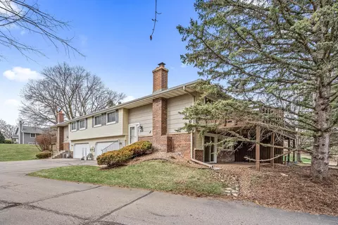 8401 W 97 12 St, Bloomington, MN 55438