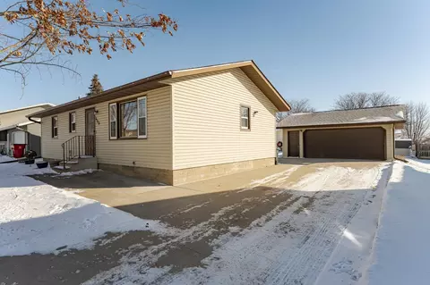 608 5th Ave NE, Kasson, MN 55944