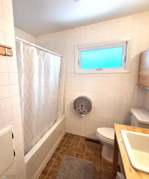 Bath - 309 River St, Cavalier, ND 58220 photo 2 of 3