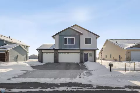 4881 Hampton Cir S, Moorhead, MN 56560