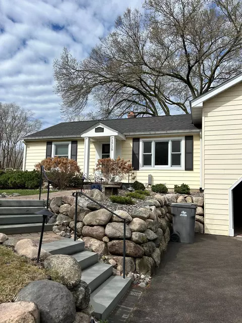 1715 Dunkirk Ln N, Plymouth, MN 55447