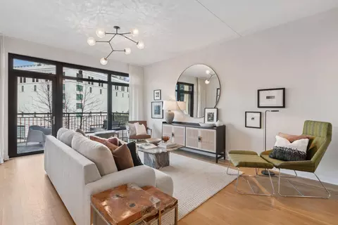 1120 S 2nd St #203, Minneapolis, MN 55415