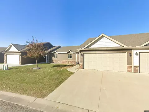623 Cottonwood Ave, Litchfield, MN 55355