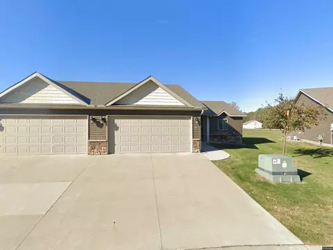 627 Cottonwood Ave, Litchfield, MN 55355