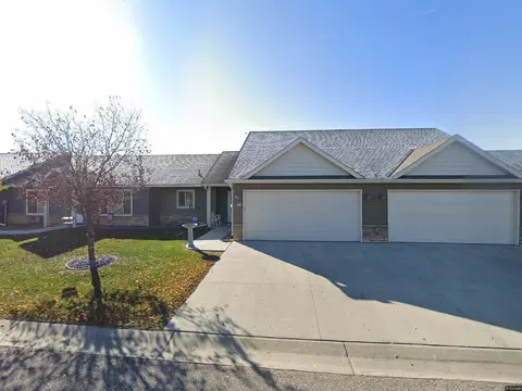613 Cottonwood Ave, Litchfield, MN 55355