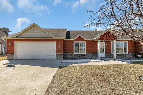 609 Cottonwood Ave, Litchfield, MN 55355