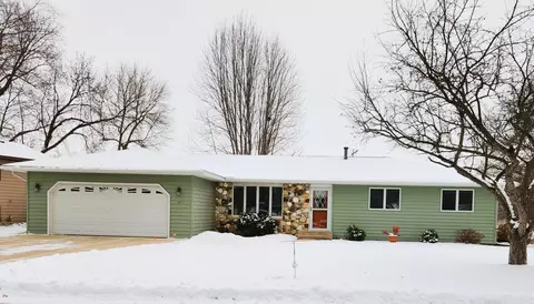 2450 Southview Ct, Hastings, MN 55033