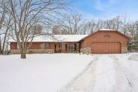 2201 Raymar Ct, Burnsville, MN 55337