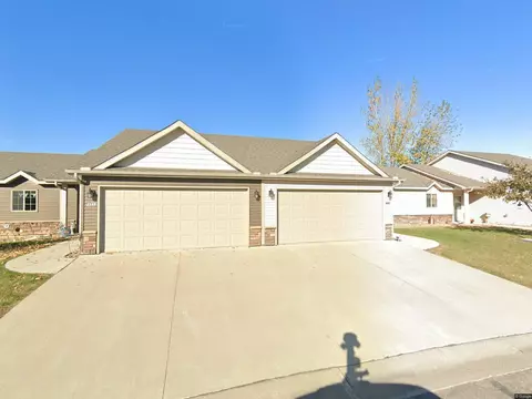 621 Cottonwood Ave, Litchfield, MN 55355