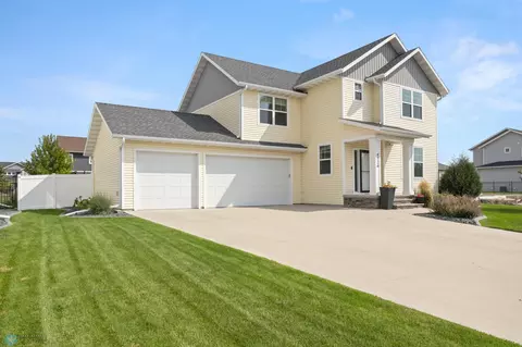 4726 41st St S, Fargo, ND 58104