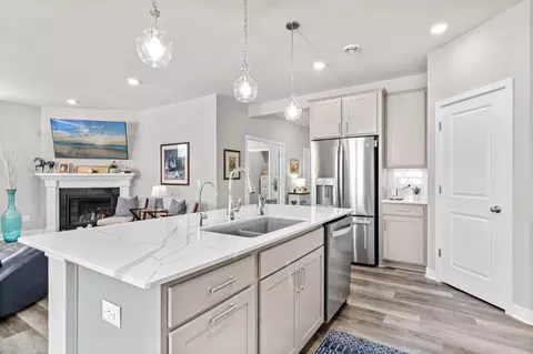 13602 Applewood Trl, Rosemount, MN 55068