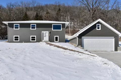 131 Oskamp Cir, Winona, MN 55987
